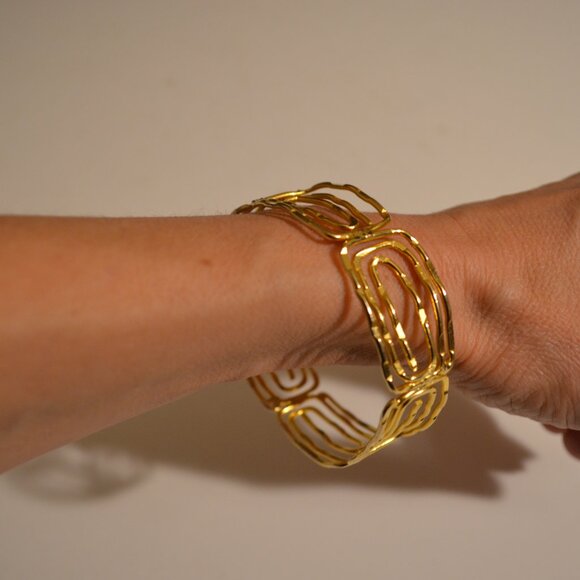 Bracelet Unnamed Gold Wire Bended in Rectangular Swirls Chain Gap of Opening OS - Picture 5 of 8